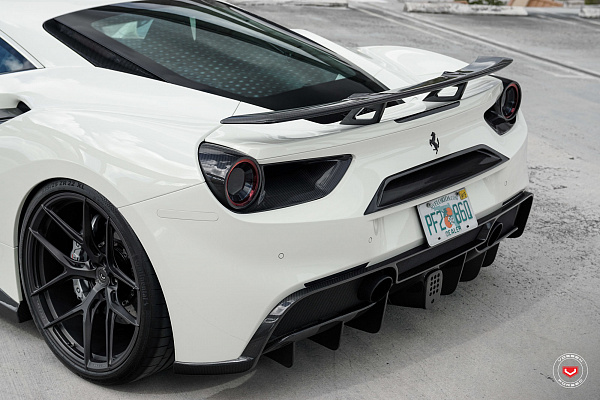 Фото дисков Vossen S21-01 Сатиновый темный лак на Ferrari 488