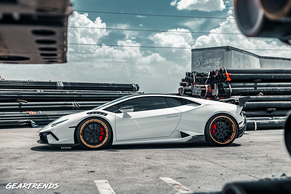 Фото дисков Strasse Wheels SV10 Deep Concave FS Другой цвет на Lamborghini Huracan