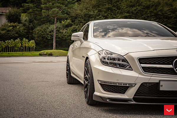 Фото дисков Vossen HF-2 Черный глянец на Mercedes-Benz CLS (C218)