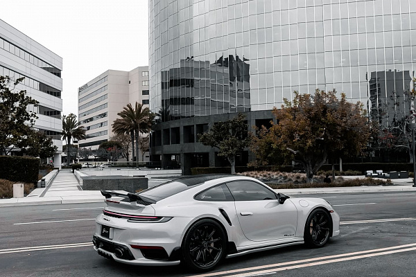 Фото дисков Brixton Forged R11-RS Черный глянец на Porsche 911 VIII