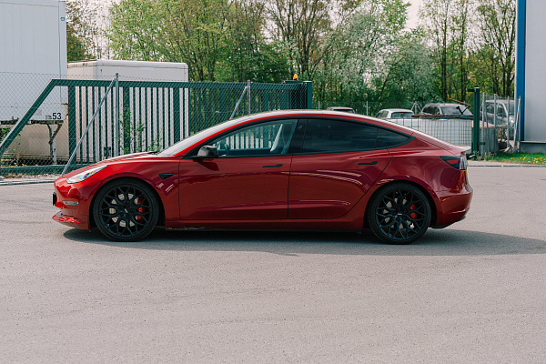 Фото дисков Vossen HF-2 Черный сатин на Tesla Model 3