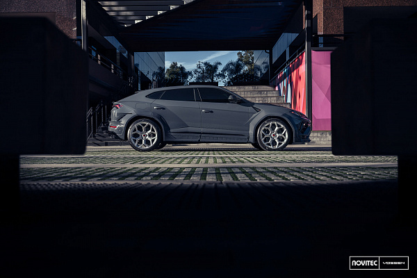 Фото дисков NOVITEC NL5 Глянцевый лак на Lamborghini Urus