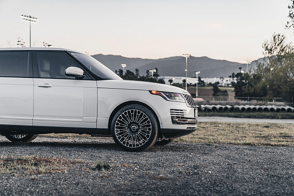 Фото дисков Brixton Forged LX01 Алмазная проточка на Range Rover IV