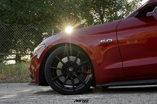 Фото дисков MRR M350 Черный глянец на Ford Mustang VI