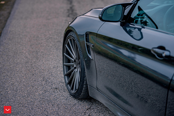 Фото дисков Vossen VFS-2 Глянцевый графит на BMW 4/M4 (F32/F82)
