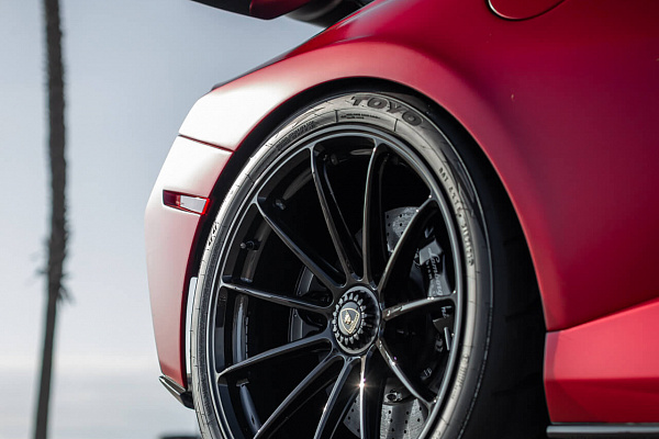 Фото дисков HRE RC103 Черный глянец на Lamborghini Huracan