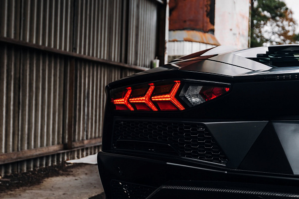 Фото дисков Brixton Forged TR05 Черный глянец на Lamborghini Aventador