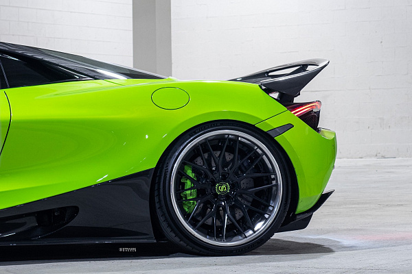 Фото дисков Strasse Wheels SV10M Deep Concave FS Черный глянец на McLaren 720S
