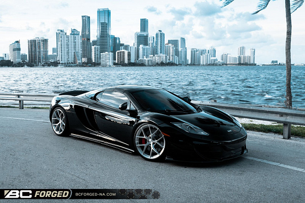 Фото дисков BC Forged KL01 Глянцевый лак на McLaren 12C