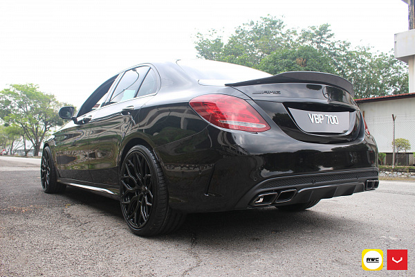 Фото дисков Vossen HF-2 Черный глянец на Mercedes-Benz C-Class (W205)