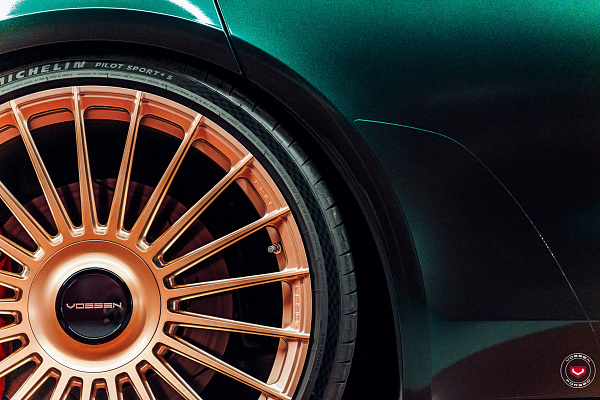 Фото дисков Vossen S17-13 Сатиновая шампань на Porsche Panamera II