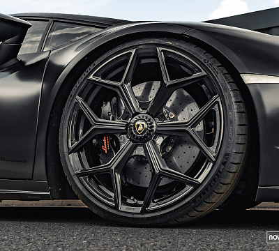 Фото дисков NOVITEC NL4 на Lamborghini Huracan