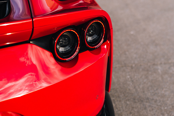 Фото дисков Brixton Forged PF5 Глянцевый темный лак на Ferrari 812