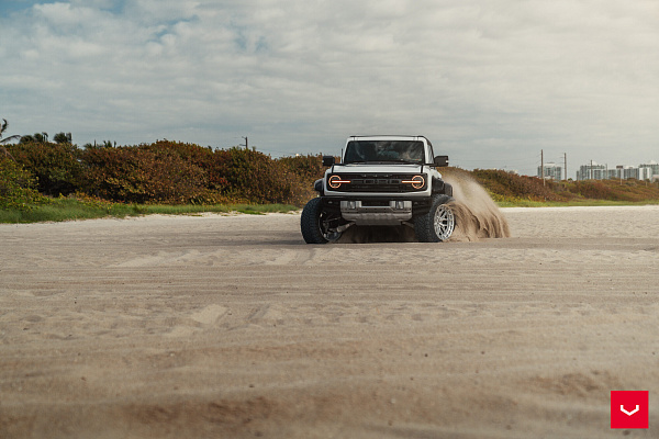 Фото дисков Vossen HFX-1 (6-Lug) Серебро на Ford Bronco