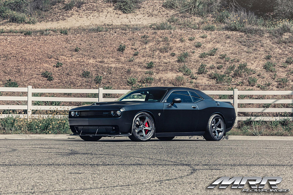 Фото дисков MRR VP5 Сатиновый графит на Dodge Challenger III