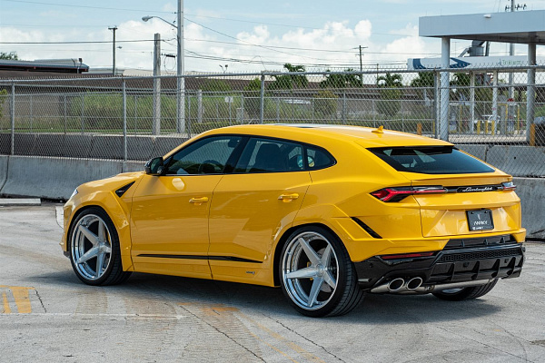 Фото дисков Anrky RS5.3 Глянцевый лак на Lamborghini Urus