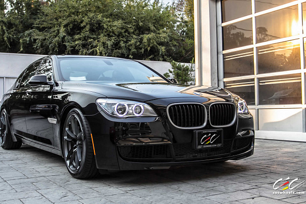 Фото дисков CEC C882 Черный глянец на BMW 7 (F01/F02/F04)