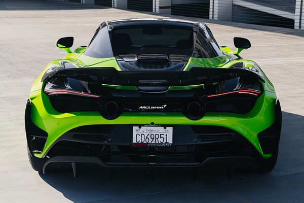Фото дисков Brixton Forged PF10 Черный глянец на McLaren 720S