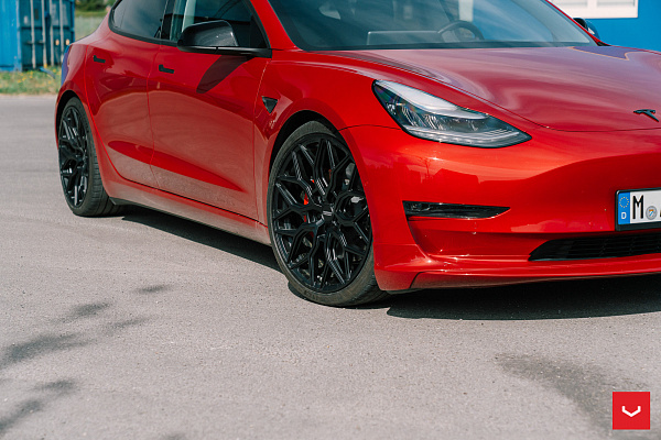 Фото дисков Vossen HF-2 Черный сатин на Tesla Model 3