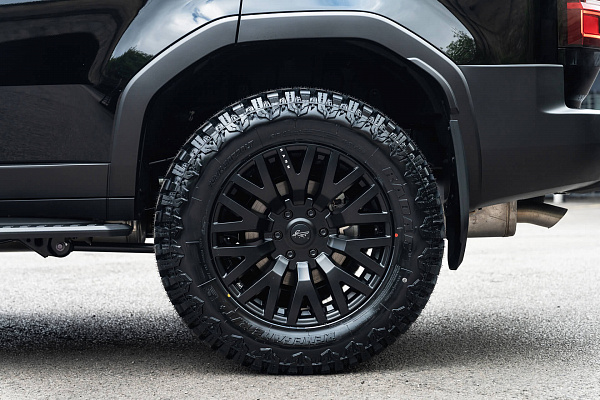 Фото дисков Kahn G22 DC Черный сатин на Toyota Land Cruiser Prado 250