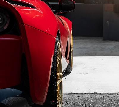 Фото дисков Anrky S2-X1 на Ferrari 812