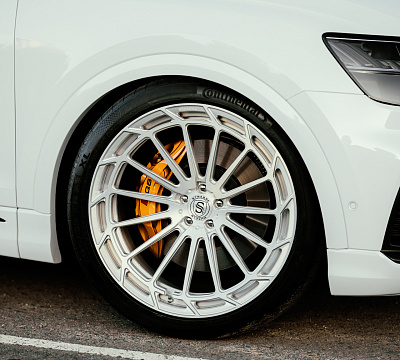 Фото дисков Strasse Wheels SV15FF Deep Concave Duoblock на Audi Q8