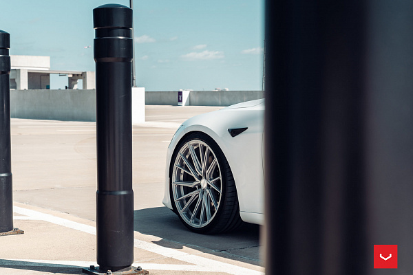 Фото дисков Vossen HF-4T Серебро на Tesla Model S