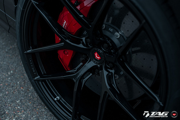 Фото дисков Vossen S21-01 Черный глянец на Lamborghini Urus