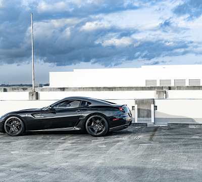 Фото дисков Strasse Wheels SV2 Deep Concave Duoblock на Ferrari 599