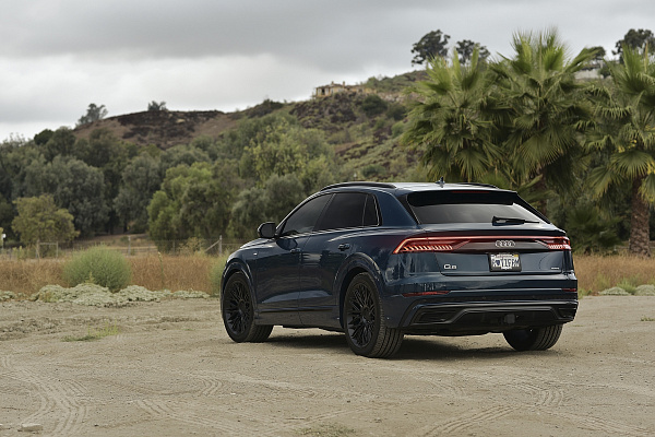 Фото дисков Rotiform JDR Черный матовый на Audi Q8