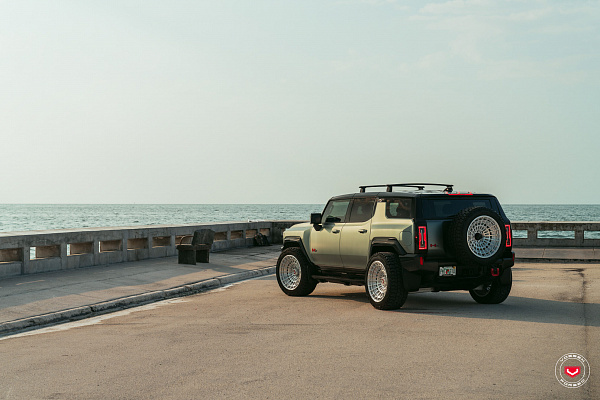 Фото дисков Vossen LCX-04 Глянцевый лак на GMC Hummer EV