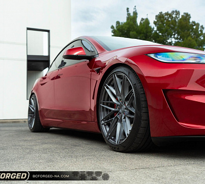 Фото дисков BC Forged HCA675 на Tesla Model 3