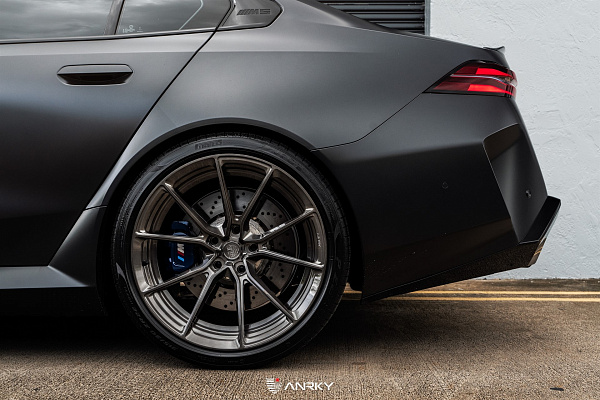 Фото дисков Anrky AN22 Глянцевый темный лак на BMW 5/M5 (G60/G90)