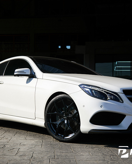Фото дисков HF-5 Черный глянец на Mercedes-Benz E-Class (W212, S212, C207)