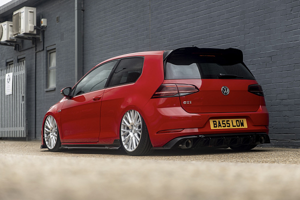 Фото дисков Rotiform LSE Сатиновый лак на Volkswagen Golf VII