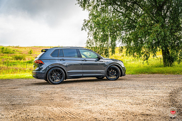 Фото дисков Vossen EVO-2 Черный сатин на Volkswagen Tiguan II