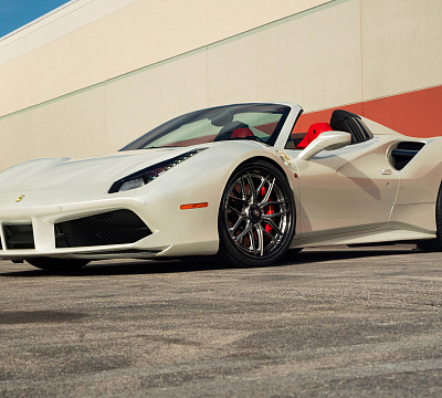 Фото дисков 1886 Wheels XR004 на Ferrari 488