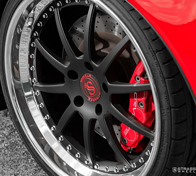 Фото дисков Strasse Wheels R10 Performance на Chevrolet Corvette C6