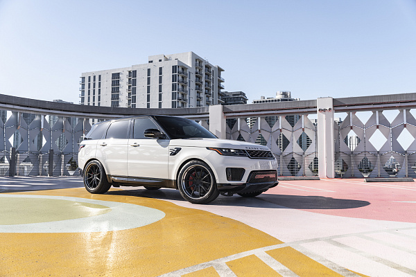 Фото дисков Strasse Wheels SV10 Deep Concave FS Черный сатин на Range Rover Sport II