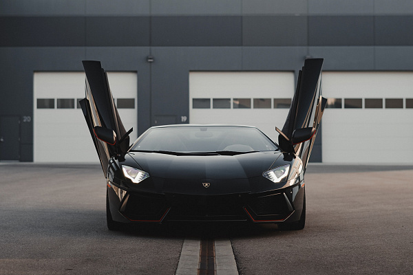 Фото дисков Brixton Forged PF10-RS Черный глянец на Lamborghini Aventador