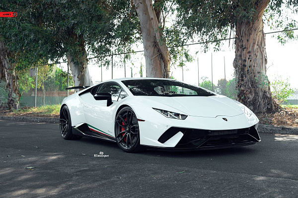 Фото дисков Anrky AN21 Черный сатин на Lamborghini Huracan