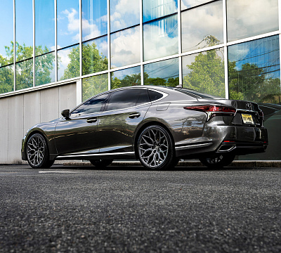 Фото дисков Vossen HF-2 на  Lexus LS V