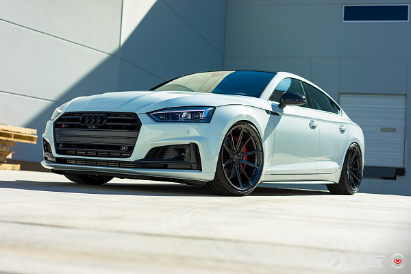 Фото дисков Vossen M-X2 Глянцевый графит на Audi A/S/RS 5 (F5)