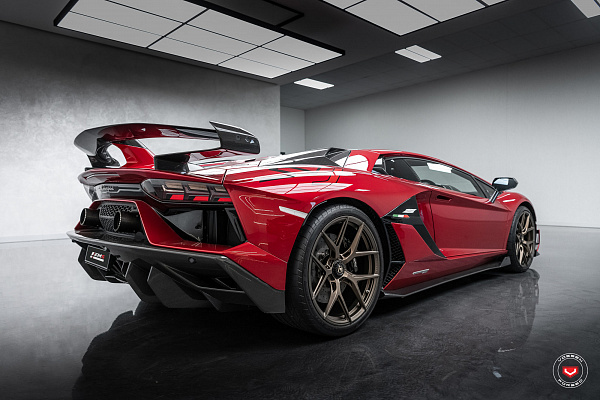 Фото дисков Vossen S21-01 Сатиновая бронза на Lamborghini Aventador