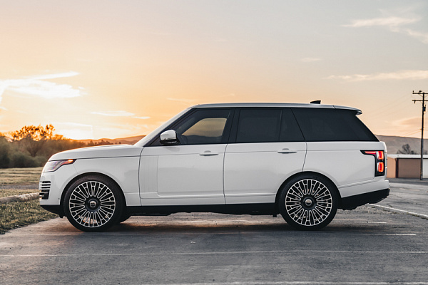 Фото дисков Brixton Forged LX01 Алмазная проточка на Range Rover IV