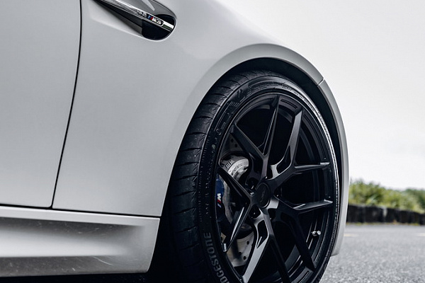 Фото дисков MRR NES SS-1.1 Черный глянец на BMW 3/M3 (E90)