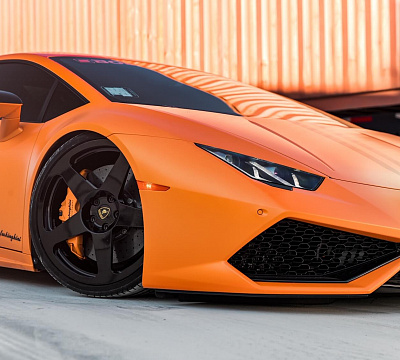 Фото дисков HRE 305M на Lamborghini Huracan