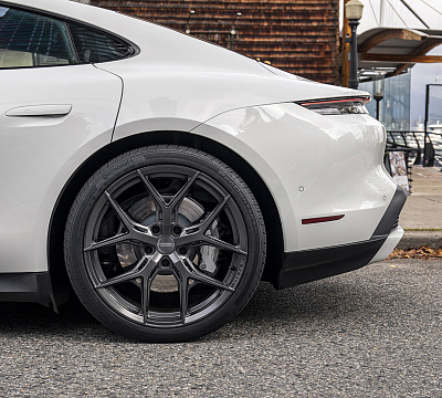 Фото дисков Vossen HF-5 на Porsche Taycan I