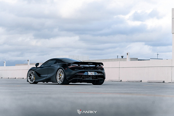 Фото дисков Anrky AN32 Полированный лак на McLaren 720S