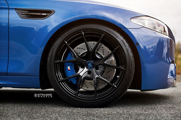 Фото дисков Strasse Wheels SM5R Deep Concave Monoblock Другой цвет на BMW 5/M5 (F10)